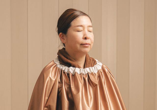 国産よもぎ蒸しの施術の様子